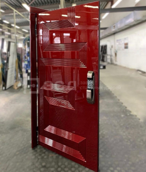 Красная дверь с глянцевым покрытием и умный электронным замком Samsung